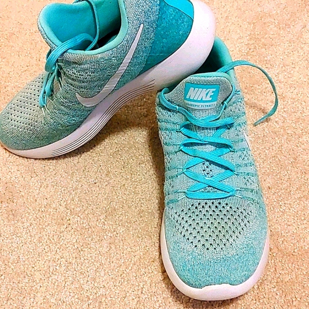 Nike lunar epic low-rise flynit
